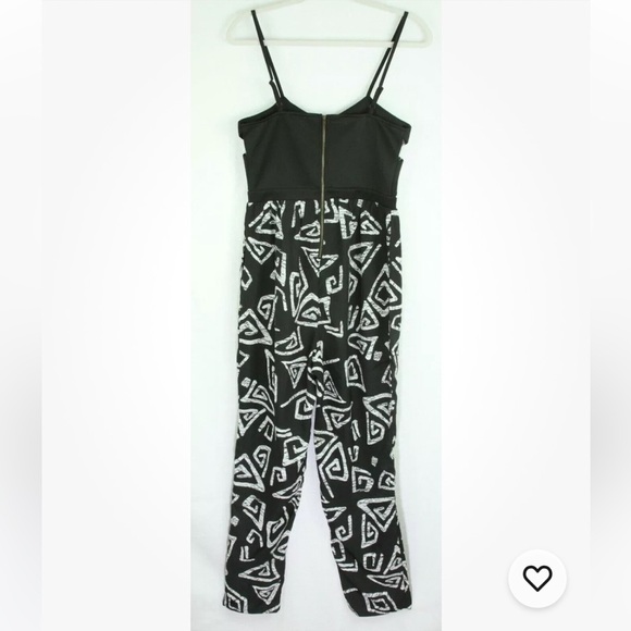 ❤️ FIRE Los Angelas Jumpsuit Black White Built in Bra Geometric Jumpsuit Size M - Picture 3 of 8